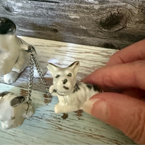 Vintage Ceramic Terrier Dog Figurine Set - White and Black with Chain - Picture 2 of 8